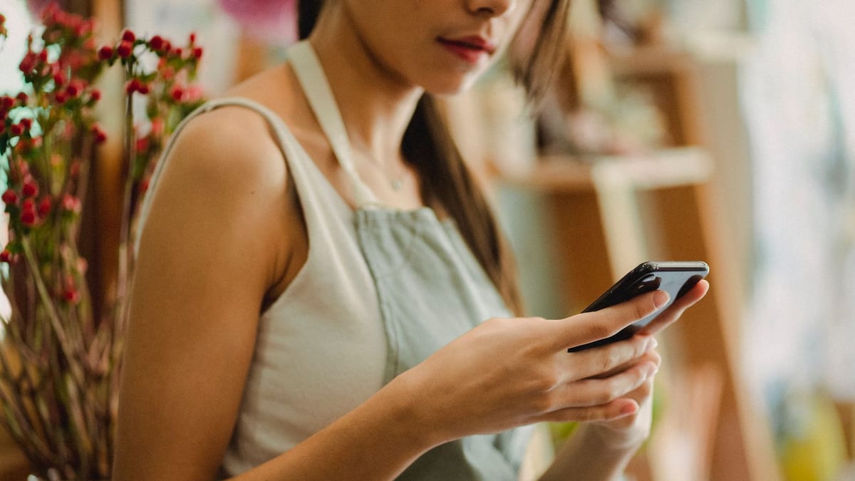 إعداد كتالوج منتجاتك على واتساب للأعمال